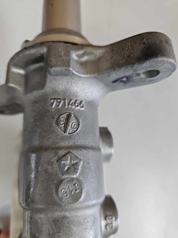 2014-2018 Jeep Cherokee Master Cylinder OEM#68211881AE