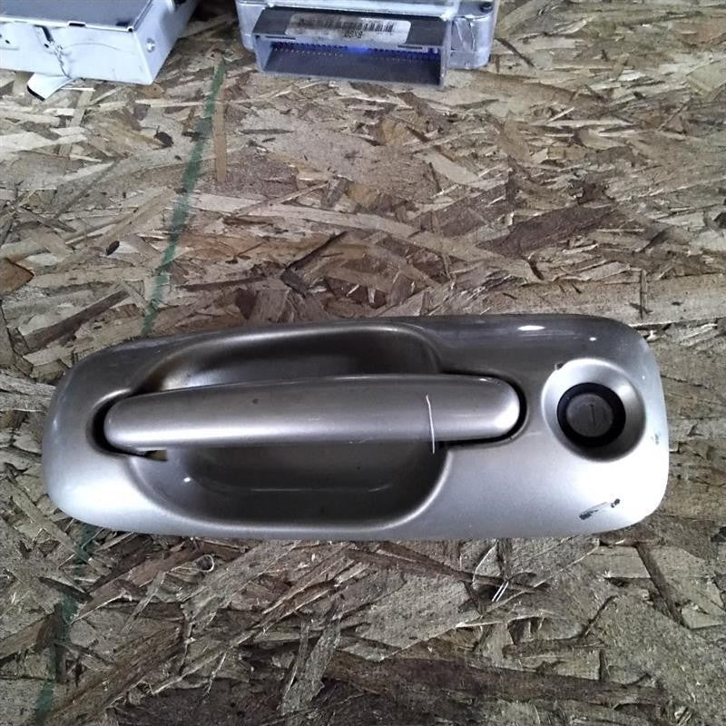Outside Door Handle CHRYSLER TOWN & COUNTRY Right 01 02 03 04 05 06 07