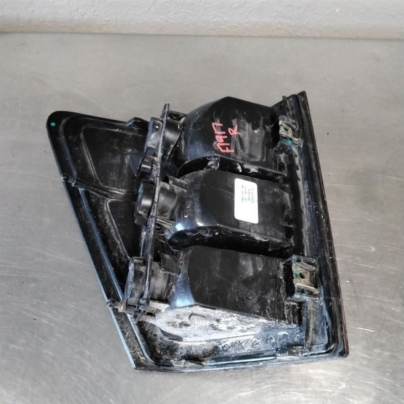 Tail Light Assembly JEEP GRAND CHEROKEE Right 05 06