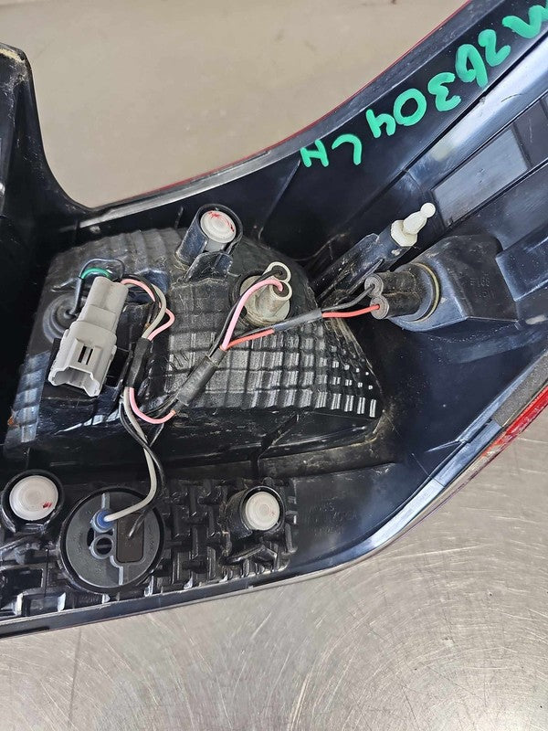 2018-2019 Subaru XV Crosstrek Left Quarter Tail Light Assembly OEM# 84