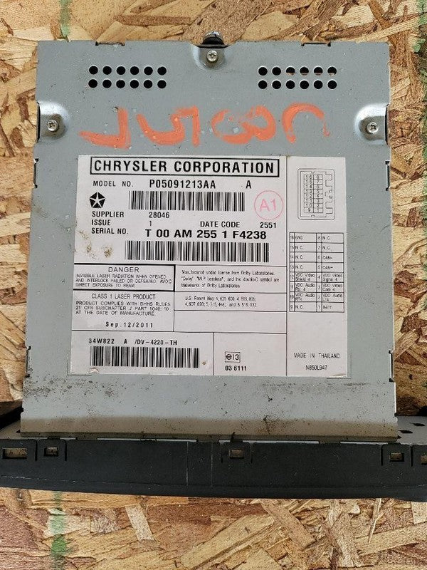 2008-2012 Chrysler Town & Country Info-gps-tv Screen OEM#05064063AE