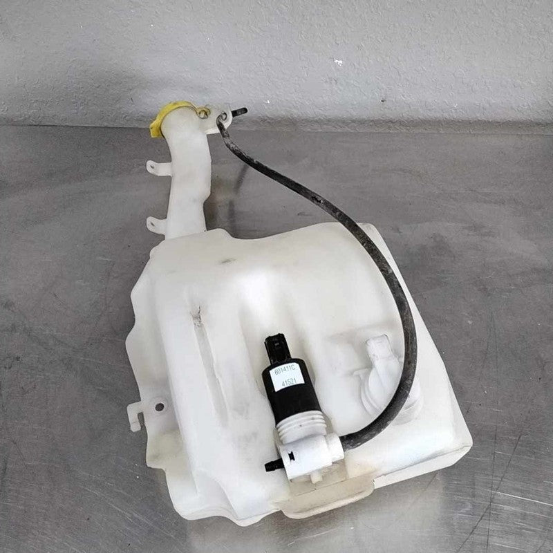 2005-2006 Jeep Grand Cherokee Washer Bottle OEM#5143580AA