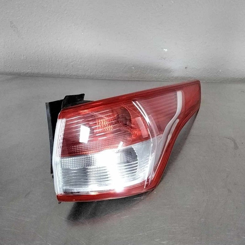 2013-2016 Ford Escape Right Tail Light Assembly