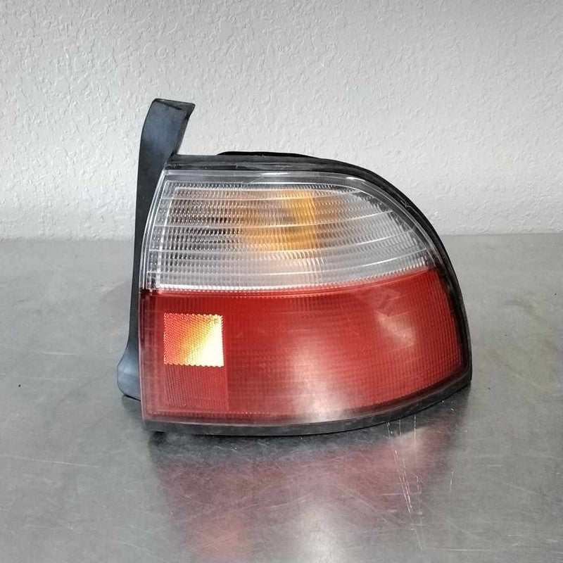Tail Light Assembly HONDA ACCORD Right 96 97