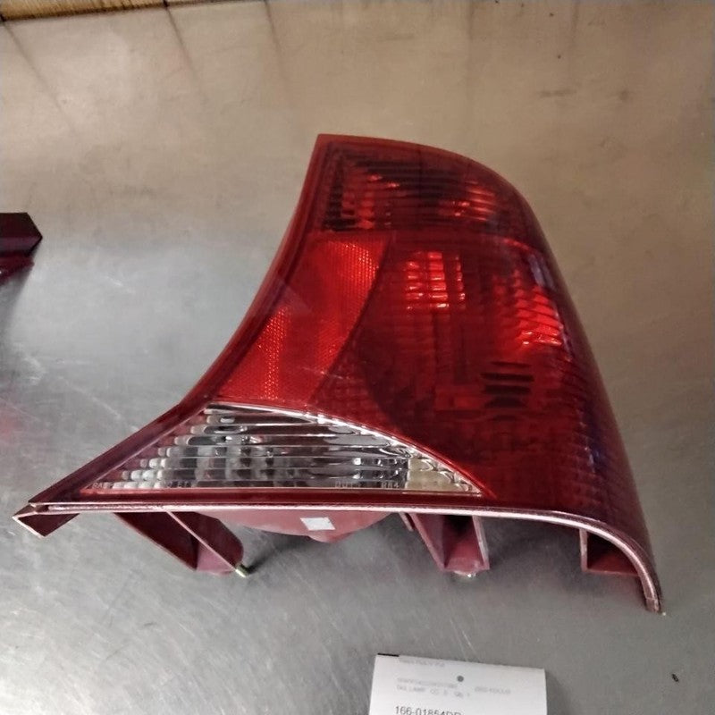 Tail Light Assembly FORD FOCUS Right 00 01 02 03 04