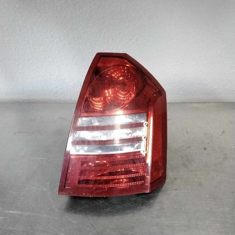 Tail Light Assembly CHRYSLER 300 Right 05 06 07