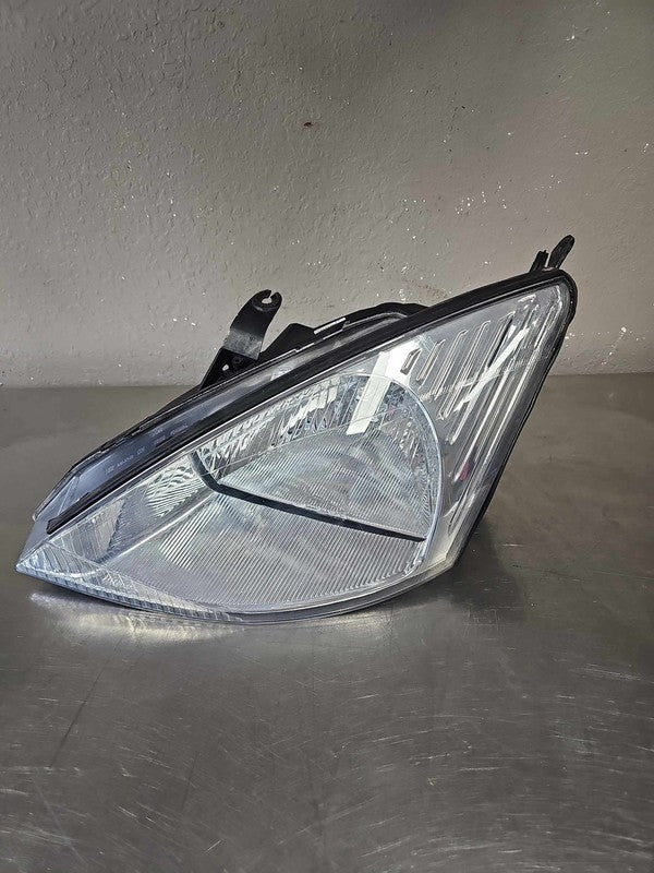 2000-2004 Ford Focus Left Headlamp Assembly #114-600B