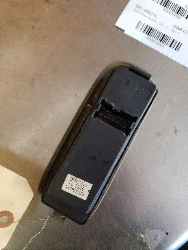 Door Switch Front FORD ESCAPE 01 02 03 04 05 06 07