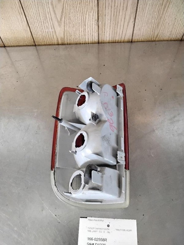 Tail Light Assembly BLAZER S10/JIMMY S15 Right 95 96 97 98 99 00 01 02