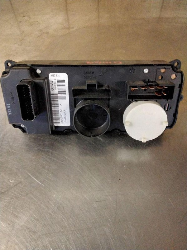 Heater A/c Control DODGE CARAVAN 03