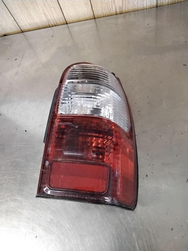 Tail Light Assembly TOYOTA 4RUNNER Right 01 02