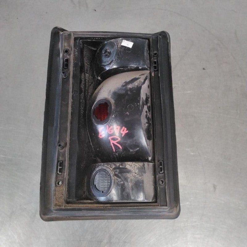 Tail Light Assembly FORD VAN E350 Right 05 06 07 08 09 10 11 12 13 14