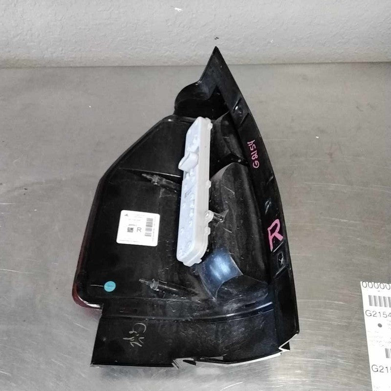 Tail Light Assembly GMC ENVOY Right 02 03 04 05 06 07 08 09
