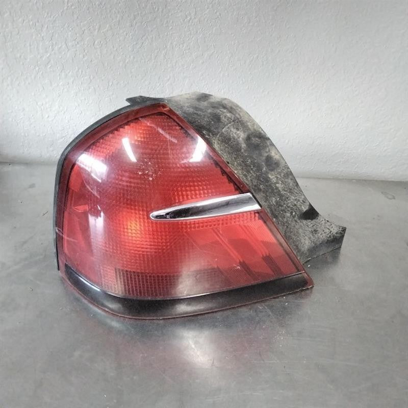 Tail Light Assembly GRAND MARQUIS Left 98 99 00 01 02