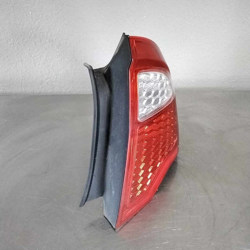 2010-2012 Ford Fusion Right Tail Light Assembly