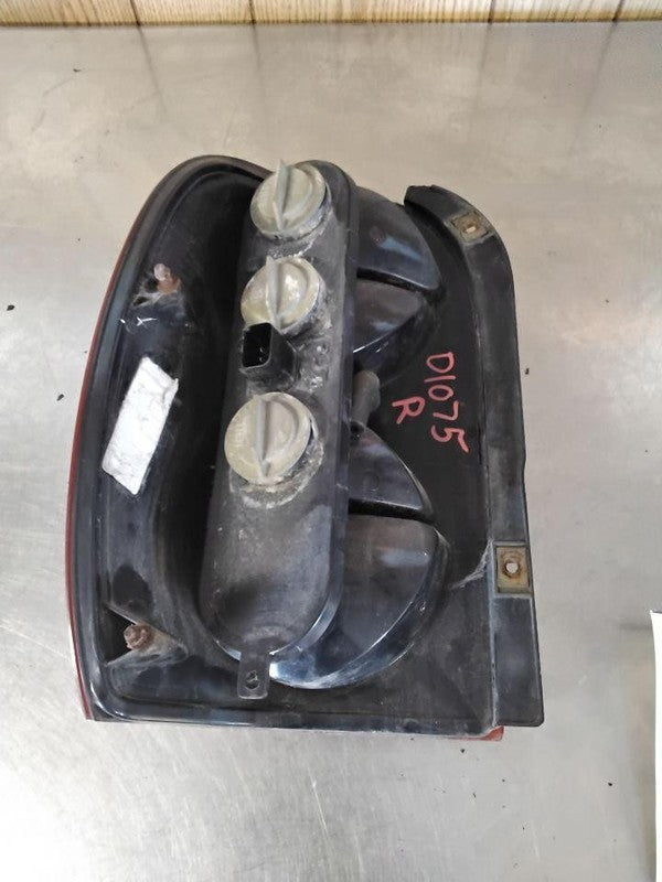 Tail Light Assembly JEEP LIBERTY Right 02 03 04