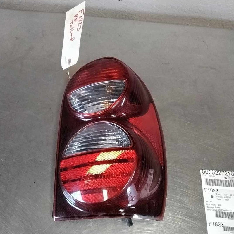 Tail Light Assembly JEEP LIBERTY Right 05 06 07