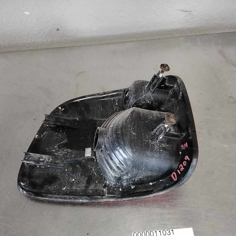 Tail Light Assembly FORD PICKUP F150 Right 00 01 02 03 04