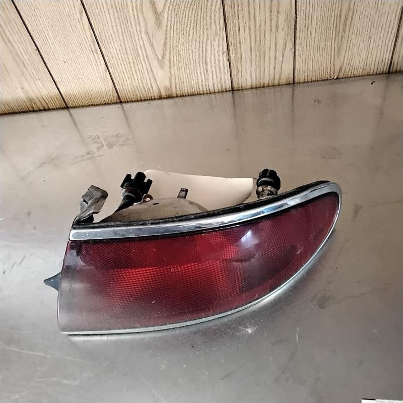 Tail Light Assembly BUICK CENTURY Right 97 98 99 00 01 02 03 04 05