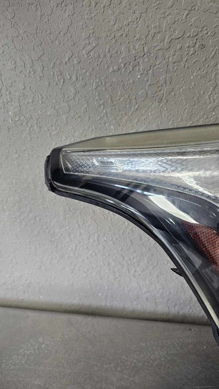 2015-2020 GMC Yukon Denali XL 1500 Right Headlamp Assembly OEM# 845640
