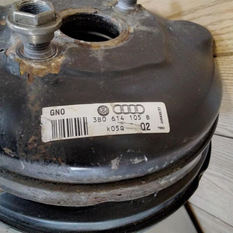 2002-2005 Volkswagen Passat Power Brake Booster OEM#8E0612107L