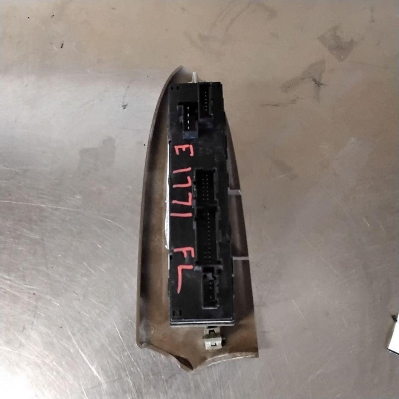 Door Switch Front TRAILBLAZER 02 03 04
