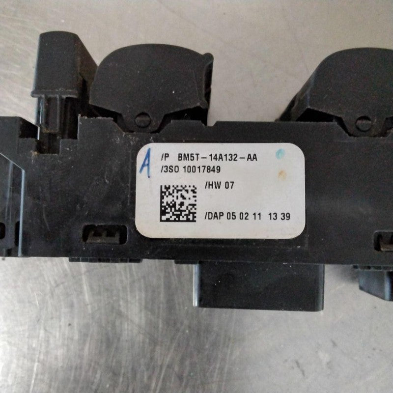 Door Switch Front FORD FOCUS 12 13 14 15 16 17 18