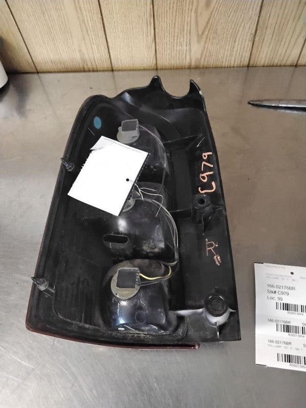 Tail Light Assembly BUICK TERRAZA Right 05 06 07