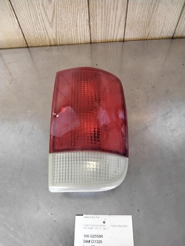 Tail Light Assembly BLAZER S10/JIMMY S15 Right 95 96 97 98 99 00 01 02