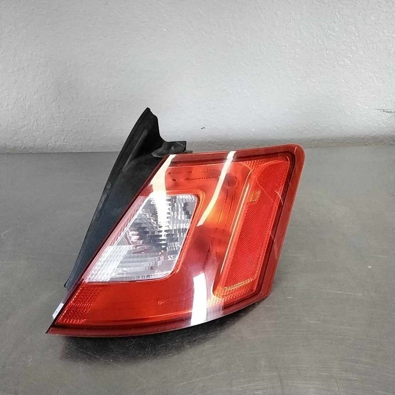 Tail Light Assembly FORD TAURUS Right 10 11 12