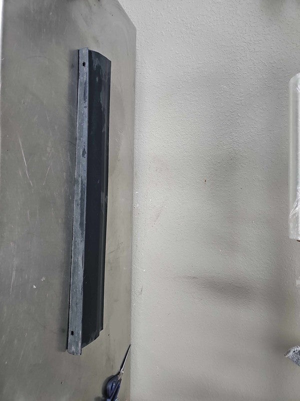 Front Door Moulding CHEVY EQUINOX Left 18 19 20 21 22 23 24