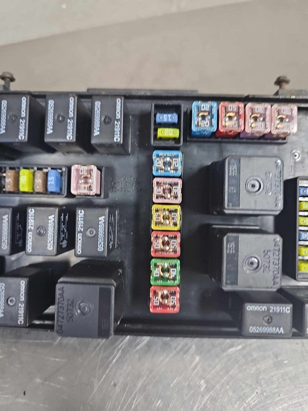 2006-2007 Dodge Charger Engine Fuse Box OEM#05161486AA