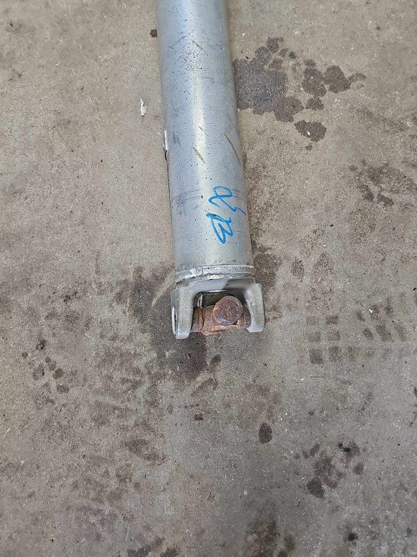 2015-2017 GMC Yukon XL 1500 Rear Drive Shaft 4x4 6.2L ID AAVN