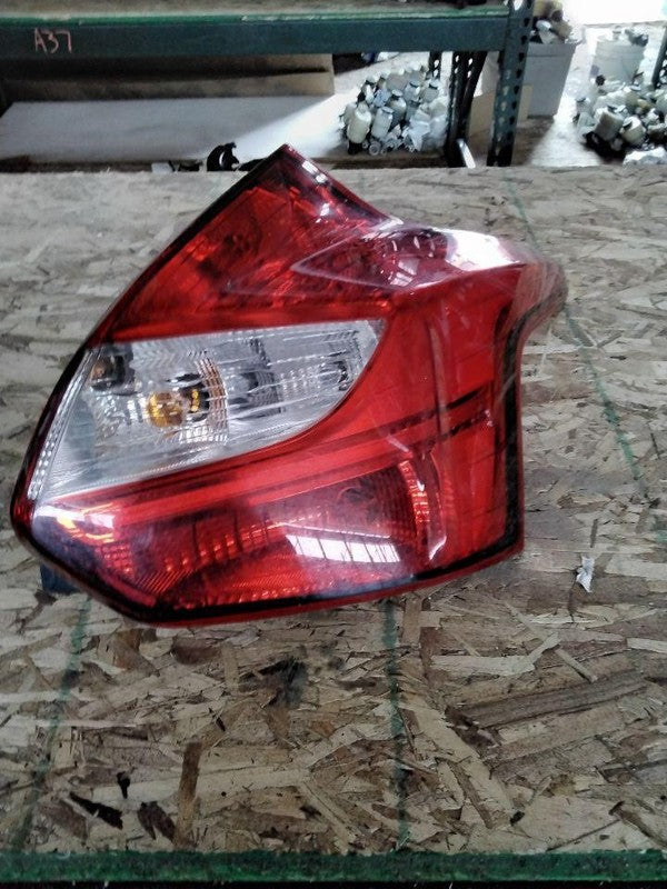 Tail Light Assembly FORD FOCUS Right 12 13 14