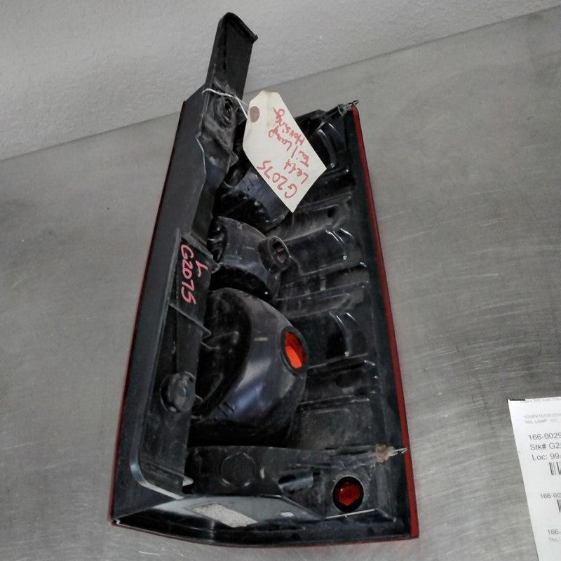 Tail Light Assembly SUBURBAN 1500 Left 07 08 09 10 11 12 13 14