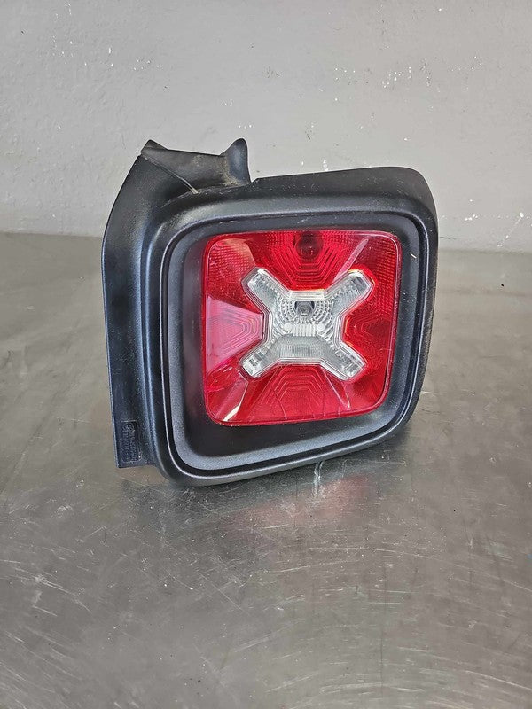 2015-2023 Jeep Renegade Right Tail Light Assembly OEM# 68429880AA