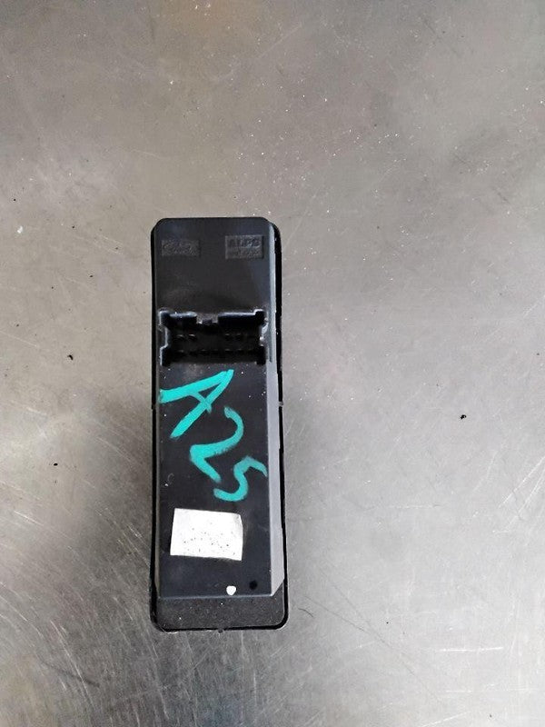 Door Switch Front MAZDA TRIBUTE 01 02 03 04 05 06