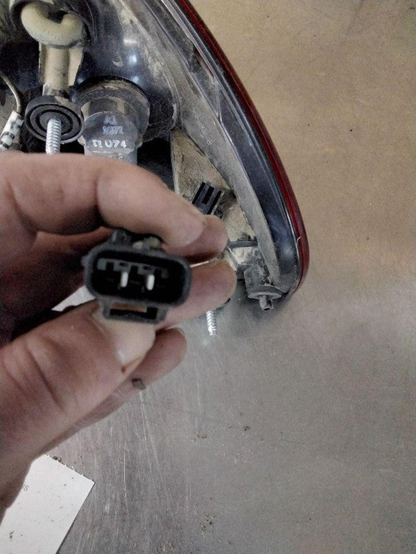 Tail Light Assembly DODGE STRATUS Left 01 02 03 04 05 06
