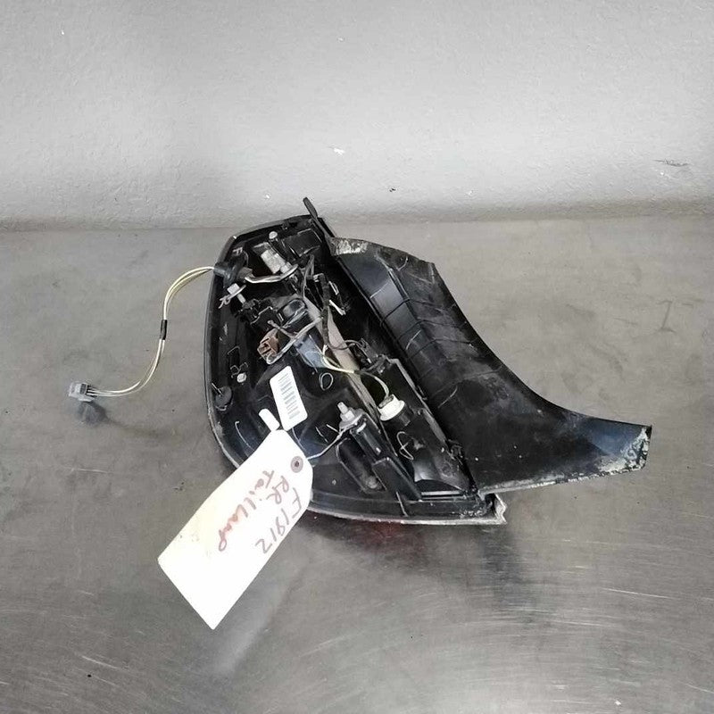 Tail Light Assembly LINCOLN MKS Right 09 10 11 12