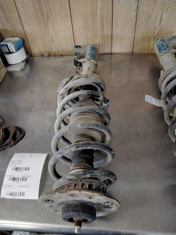 Strut Assembly CHEVROLET EQUINOX Left 05 06