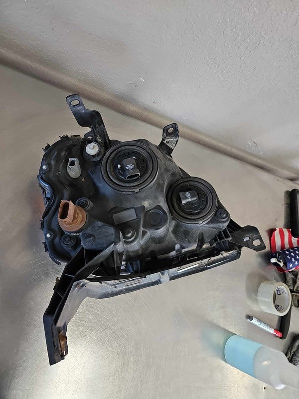 2005-2007 Ford 500 Left Headlamp Assembly