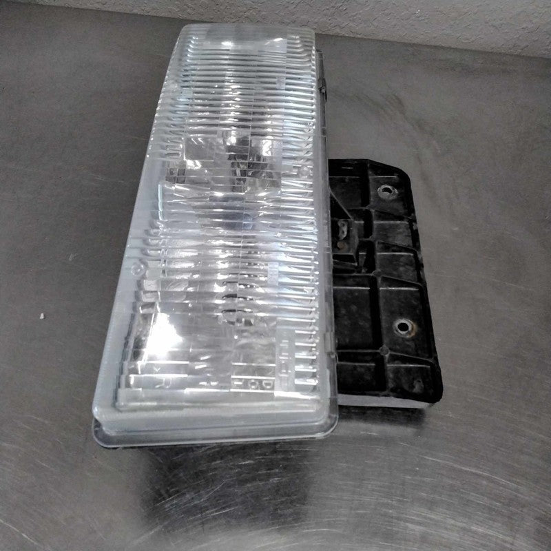 1995-2005 GMC Safari Right Headlamp Assembly OEM#16524092