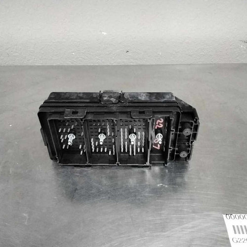 2004 Chevrolet Malibu Engine Fuse Box OEM#22728824