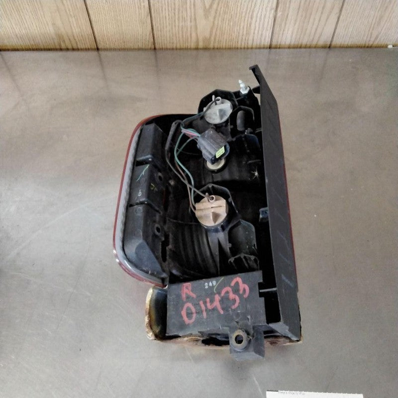 Tail Light Assembly ISUZU RODEO Right 98 99 00 01 02 03 04