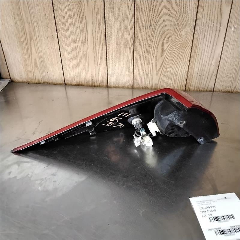Tail Light Assembly BUICK RENDEZVOUS Right 02 03