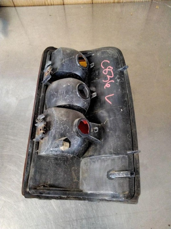Tail Light Assembly GMC YUKON XL 1500 Left 00 01 02 03