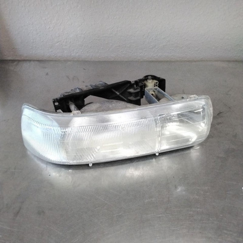 Headlamp Assembly CHEVY SILVERADO 1500 Right 99 00 01 02
