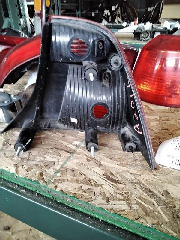 Tail Light Assembly FORD FOCUS Left 05 06 07