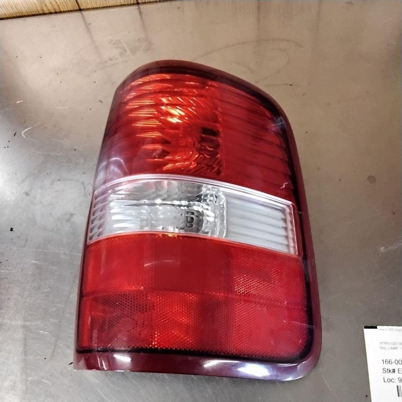 Tail Light Assembly FORD PICKUP F150 Right 04 05 06 07 08