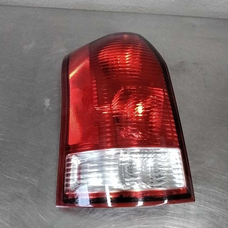 2002-2007 Saturn Vue Left Tail Light Assembly